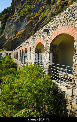 Tunnel sur la Via dell'Amore (Chemin de l'amour), Riomaggiore, Cinque Terre, ligurie, italie Banque D'Images