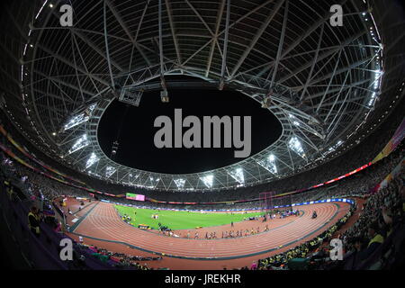 Un grand angle de visualisation de la London stade lors de la finale du 10 000m hommes au cours de la première journée du Championnat du Monde de l'IAAF de 2017 à la London Stadium. Banque D'Images