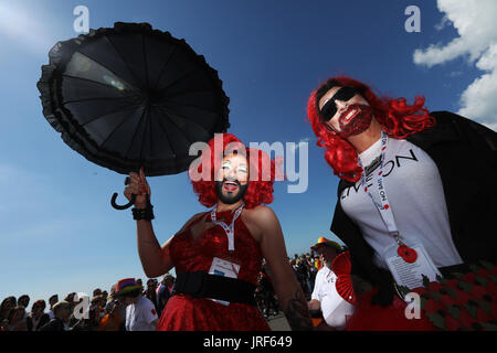 Brighton, UK. 5 Août, 2017. Les participants prennent part à l'Assemblée Brighton Pride Parade à la ville en bord de mer, UK, samedi 5 août 2017. 2017 marque le 50e anniversaire de la décriminalisation de l'homosexualité au Royaume-Uni Photographie : © Luke MacGregor- Banque D'Images