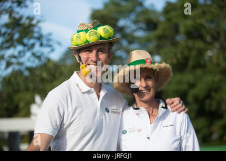 Judy Murray, Anton du Beke, Goran Ivanišević, Tim Henman, Strictly Come Dancing partenaires sont réunis pour une leçon de tennis (Murray et du Beke) et prendre part à un match d'exhibition au photocall officiel du championnat en tant que partenaire bancaire hosts c'est l'expérience du ventilateur situé dans la file d'attente de Wimbledon. Avec : Anton du Beke, Judy Murray Où : London, England, United Kingdom Quand : 05 Jul 2017 Credit : Wheatley/WENN Banque D'Images