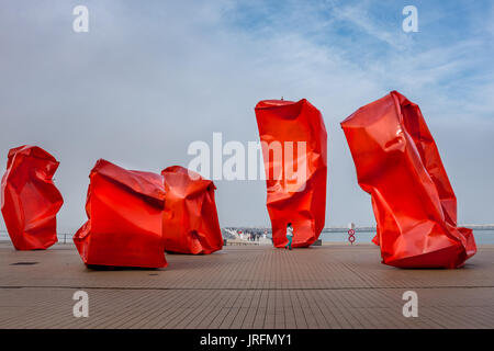 Image montre l'œuvre Rock 'étrangers' d'Arne Quinze à Oostende, lundi 16 février 2015, Ostende, Belgique. Banque D'Images