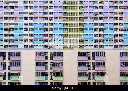 Choi Hung ou littéralement 'Rainbow' est un des plus vieux quartiers de Hong Kong. Situé dans le district de Wong Tai Sin de Kowloon, le Banque D'Images