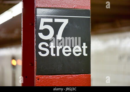 La ville de New York de la station de métro 57th Street à Manhattan. Banque D'Images