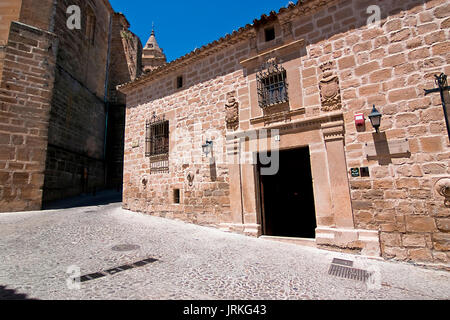 Façade typique du 16ème siècle, accueil, sabiote jaen province, Espagne Banque D'Images