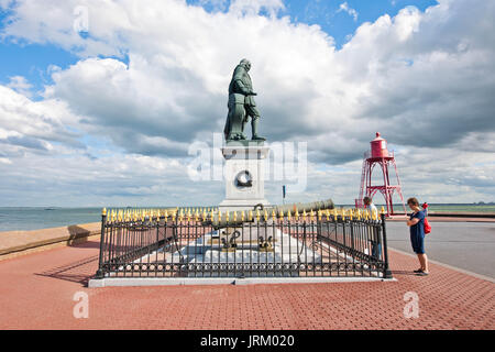 La statue de Michiel de Ruyter se tient sur le Boulevard de Ruyter Vlissingen dans sa ville natale Banque D'Images