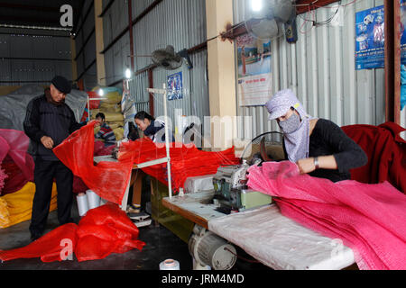 HAI Duong, Vietnam, janvier,5 : les travailleurs de l'usine de couture,5 Janvier, 2014 à Hai Duong, Vietnam Banque D'Images