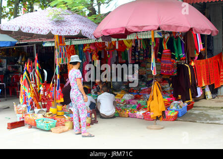 HAI Duong, Vietnam, SEPTEMBRE, 8 : La vie des Vietnamiens au vendeur sur le marché, Septembre 8, 2014 à Hai Duong, Vietnam Banque D'Images