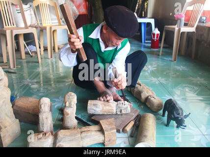 HAI Duong, Vietnam, décembre, 31 artisans : faire des marionnettes sur l'eau au Vietnam, 31 décembre 2014 à Hai Duong, Vietnam Banque D'Images