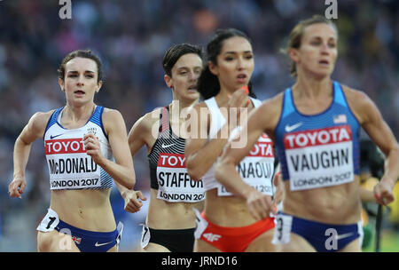 La société britannique Sarah McDonald (à gauche) chez les femmes de la demi-finale du 1 500 m durant deux jours de chaleur deux des Championnats du monde IAAF 2017 à la London Stadium. Banque D'Images