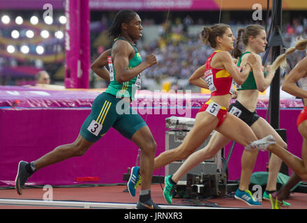 Londres, Royaume-Uni. 5 Août, 2017. Caster Semenya dans le 1er 1500m à la série ES CHAMPIONNATS DU MONDE en 2017, Queen Elizabeth Olympic Park, Stratford, London, UK. Crédit : Laurent Locevaphotos Lairys/agence/Alamy Live News Banque D'Images