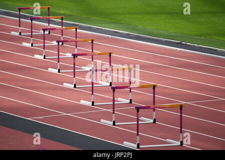 Londres, Royaume-Uni. 6 août 2017. Obstacles à la mens 400m haies aux stade de Londres, sur la troisième journée du Championnat du Monde de l'IAAF 2017 Londres. Crédit : Stephen Chung / Alamy Live News Banque D'Images