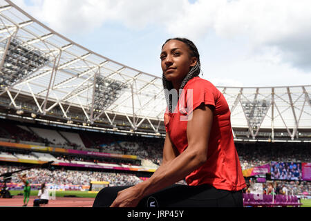 Londres, Royaume-Uni. 6e août, 2017. Nafissatou Thiam de Belgique au cours de l'événement de l'heptathlon lancer du javelot à l'es Championnats du monde d'athlétisme au Stade olympique à Londres, Royaume-Uni, le 6 août 2017. Photo : Rainer Jensen/dpa/Alamy Live News Banque D'Images