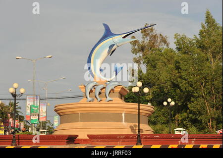 Marlin staue & rond-point, Sihanoukville, Cambodge, Kampong Som. crédit : Kraig Lieb Banque D'Images