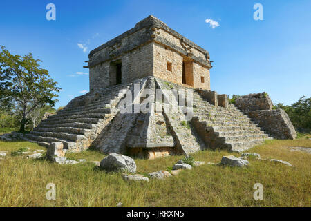 Sept Poupées temple dans Dzíbilchaltun, Yucatan, Mexique Banque D'Images