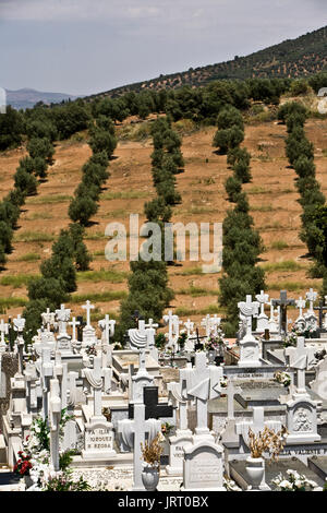 Cimetière à la périphérie de la ville, Andalousie, Espagne Banque D'Images