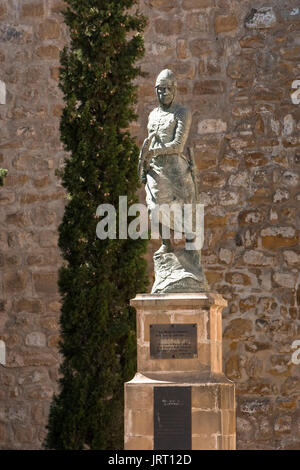 Monument hommage à la compagnie des deux cents Ballesteros de M. Santiago, représente un guerrier armé, arbalète, Baeza, Espagne Banque D'Images