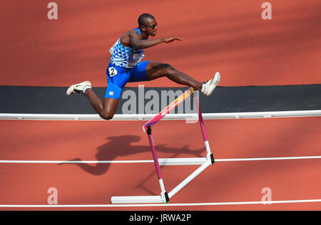 L'Italie Jose Reynaldo Bencosme De Leon dans l'épreuve du 400m haies chauffer deux au cours de la troisième journée du Championnat du Monde de l'IAAF de 2017 à la London Stadium. Banque D'Images