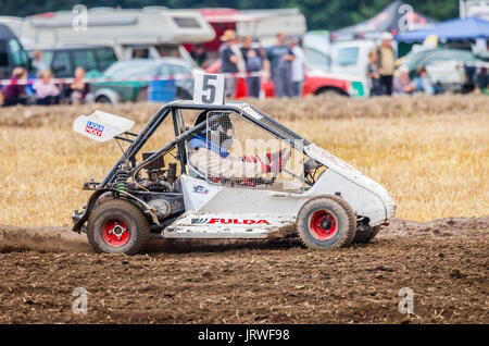 LINSBURG / ALLEMAGNE - 05 août 2017 : Stockcar durs sur une piste à la sale Stockcar défi. Banque D'Images