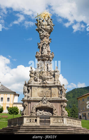 Kremnica - La colonne de la Sainte Trinité baroque sur la place Safarikovo par Dionyz Staneti Ignac (1765 - 1772). Banque D'Images