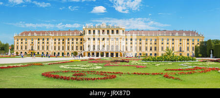 Vienne, Autriche - 30 juillet 2014 : le palais Schönbrunn et ses jardins. Banque D'Images