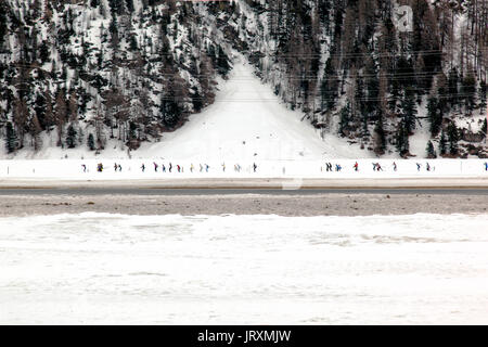 Les gens à St Moritz Ski Banque D'Images