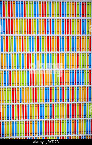 Mur de tubes à essai colorés dans l'histoire de Heinz Center, Pittsburgh, USA Banque D'Images