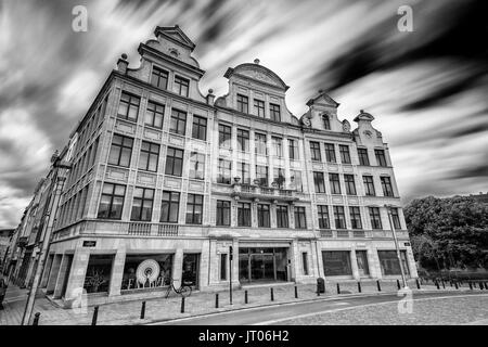 Bruxelles - Juin 25, 2017 - Les maisons historiques vu de Square Albertine au Mont des Arts de Bruxelles, Belgique Banque D'Images