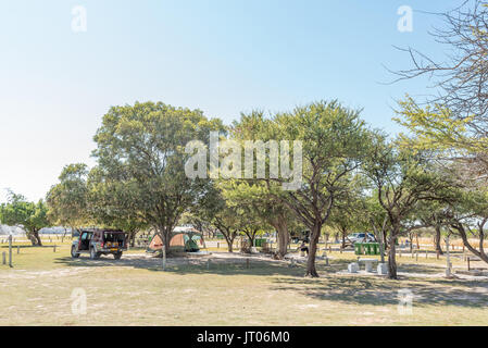 Parc national d'Etosha, Namibie - 21 juin 2017 : Camping sites au Namutoni Rest Camp dans le Parc National d'Etosha, Namibie Banque D'Images