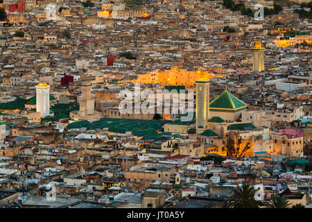 Crépuscule paysage, vue panoramique, Souk, Médina de Fès, Fes el Bali. Le Maroc, Maghreb, Afrique du Nord Banque D'Images