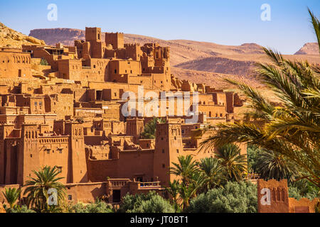 Ksar Ait Benhaddou, ancien village berbère en brique d'adobe, Ouarzazate kasbah ou Province. UNESCO World Heritage Site. Le Maroc, Maghreb, Afrique du Nord Banque D'Images