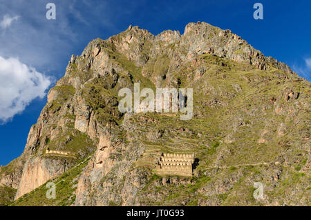 Pérou, Ollantaytambo, Pinkulluna ruines Incas dans la vallée sacrée dans les Andes péruviennes. Banque D'Images