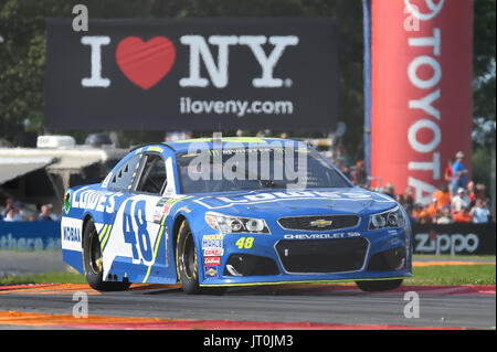 Watkins Glen, New York, Royaume-Uni. Le 06 août, 2017. 6 août 2017 : Monster Energy Cup Series NASCAR Jimmie Johnson pilote # 48 lors de la série de la Coupe NASCAR Monster Energy I Love NY 355 au Glen le dimanche, Août 6, 2017 à Watkins Glen International, à Watkins Glen, New York. Barnes riche/CSM Crédit : Cal Sport Media/Alamy Live News Banque D'Images