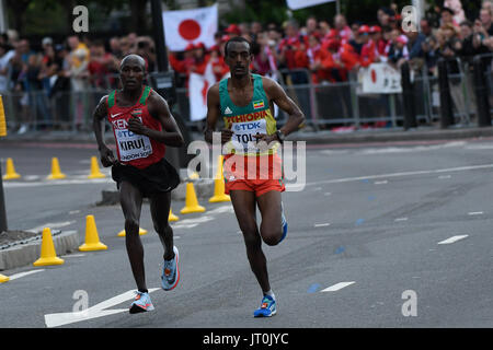 Londres, Royaume-Uni. 6e août, 2017. Geoffrey Kipkorir KIRUI, Kenya, et Tamirat Tola, l'Ethiopie, au cours de marathon à Londres le 6 août 2017 au 2017 es Championnats du monde d'athlétisme. Credit : Ulrik Pedersen/Alamy Live News Banque D'Images