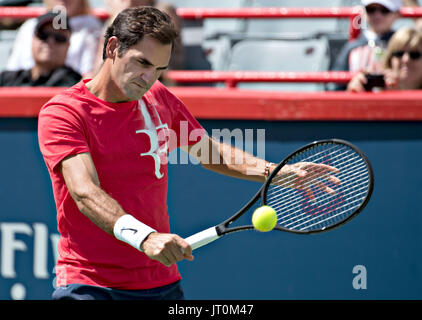 Montréal, Canada. 6e août, 2017. Pratiques de la suisse Roger Federer avant l'ouverture complète à la Coupe Rogers pour hommes a organisé à Montréal, Canada, le 6 août 2017. Crédit : Andrew Soong/Xinhua/Alamy Live News Banque D'Images