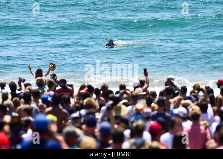 Huntington Beach, USA. 06 août, 2017. Sage Erickson (USA) remporte son premier événement au CT WSL 2017 US Open de surf devant des centaines de milliers de fans à Huntington Beach, CA. Credit : Benjamin Ginsberg/Alamy Live News. Banque D'Images