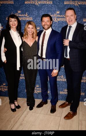 Los Angeles, CA. 1er août 2017. Sarah Strange, Lori Loughlin, Steve Bacic, Kevin OGrady aux arrivées pour Hallmark's GARAGE VENTE MYSTÈRE Premiere, le Paley Center for Media, Los Angeles, CA 1 août 2017. Credit : Priscilla Grant/Everett Collection/Alamy Live News Banque D'Images