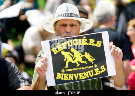 Montréal, Canada. 6e août, 2017. Les personnes qui font preuve d'accueillir l'afflux de réfugiés et aussi pour la reconnaissance de leur statut.Credit:Mario Beauregard/Alamy Live News Banque D'Images