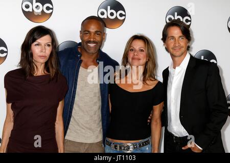 Los Angeles, CA. 6e août, 2017. Finola Hughes, Donnell Turner, Nancy Lee Grahn, Michael Easton aux arrivées pour ABC TCA Summer Press Tour Party - Partie 2, le Beverly Hilton Hotel, Los Angeles, CA 6 août 2017. Credit : Priscilla Grant/Everett Collection/Alamy Live News Banque D'Images