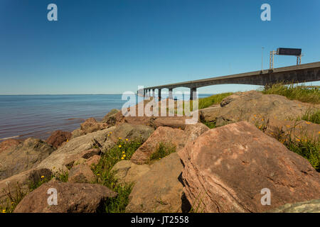 Le pont reliant le Nouveau-Brunswick à Prince Edward Island. Banque D'Images