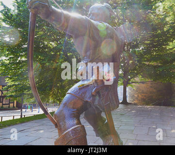 1952 bronze sculpture par James Woodford of Robin Hood, Castle Road, Nottingham, Nottinghamshire, East Midlands, Angleterre Banque D'Images