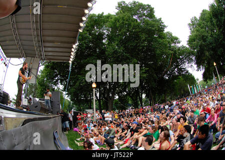 Auteur-compositeur chanteur-guitariste Jim James My Morning Jacket effectue 2007 solo lollapalooza chicago,il Banque D'Images