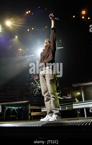 Mike Shinoda linkin park performing staples center los angeles, ca. Banque D'Images