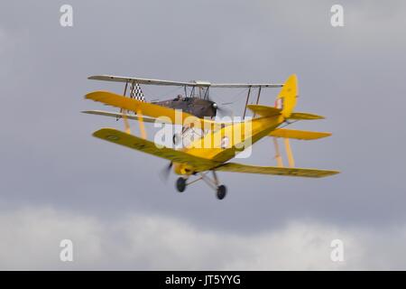 Tiger 9 l'équipe de démonstration de l'aéronautique l'exécution d'un crossover Banque D'Images