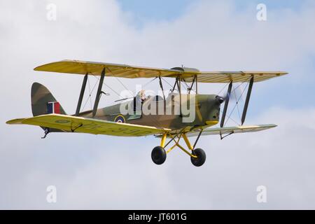 De Havilland Tiger Moth Tiger 9 de l'équipe de démonstration de l'aéronautique Banque D'Images