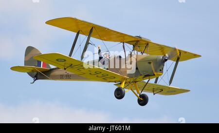 De Havilland Tiger Moth Tiger 9 de l'équipe de démonstration de l'aéronautique Banque D'Images