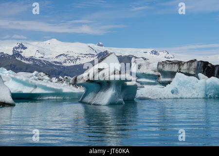 Islande - glacier Vatnajoekull derrière joekulsarlon lagoon d'icebergs Banque D'Images