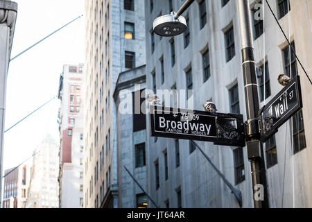 NEW YORK, USA - Le 14 octobre 2016. Signe de Wall Street à Manhattan, New York City Banque D'Images