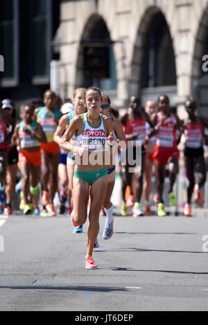 Catarina Ribeiro, du Portugal, en tête du peloton des Championnats du monde de l'IAAF 2017 Marathon à Londres, au Royaume-Uni Banque D'Images