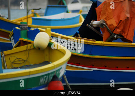 Malte-Septembre 24 : arrêt des bateaux de pêche dans le port de Marsaxlokk, Malte,sur,septembre 24,2010. Banque D'Images