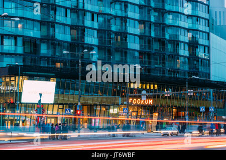 Tallinn, Estonie - 3 décembre, 2016 : Avis de Shopping Centre Foorum Keskus. Centre commercial situé dans le centre de Tallinn sur Narva street. Banque D'Images